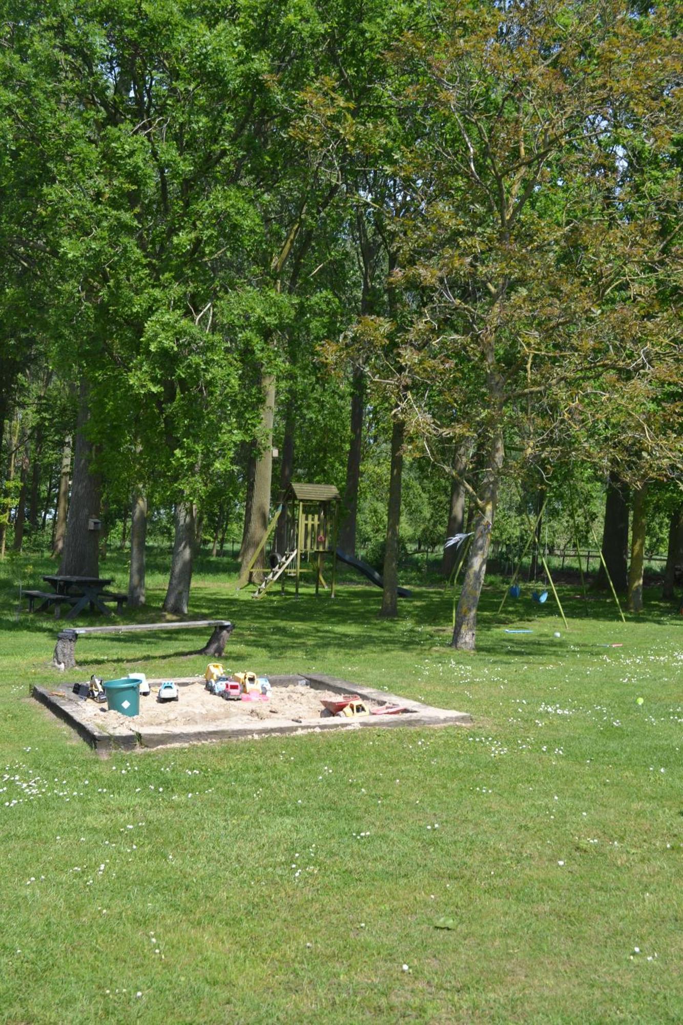 De Smokkelaar & Het Schuurtje Villa Maldegem Luaran gambar