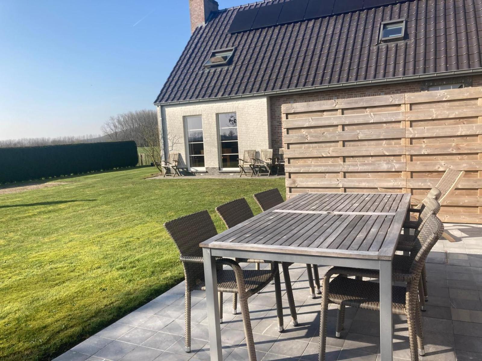 De Smokkelaar & Het Schuurtje Villa Maldegem Luaran gambar